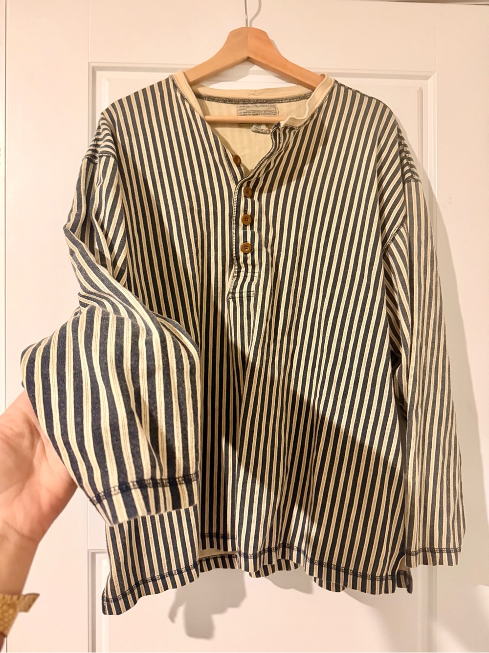 100% Cotton Vintage Abercrombie & Fitch Neutral Stripe Long Sleeve Tee